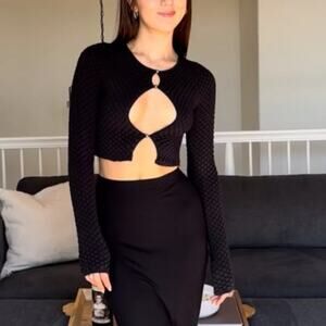 Urban Outfitters UO Womens Dark Going Out Piper‎ Textured Keyhole Crop Sweater M